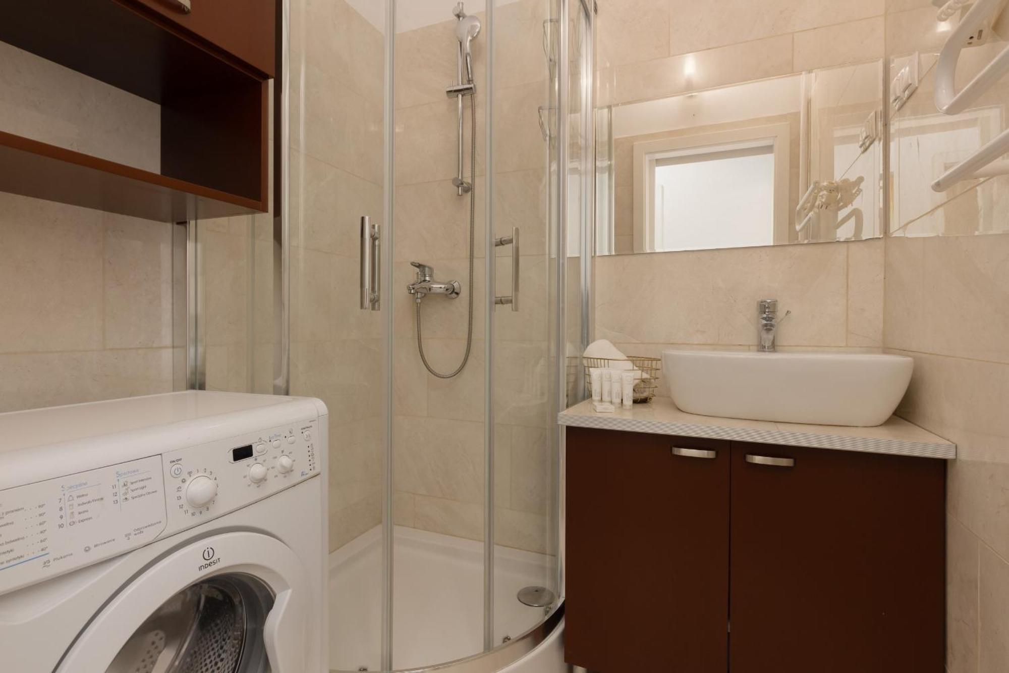 New Town Square For 5 Guests By Renters Варшава